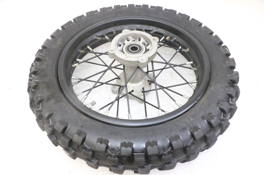 photo de HINTERRADFELGE UND REIFEN APOLLO RXF 125