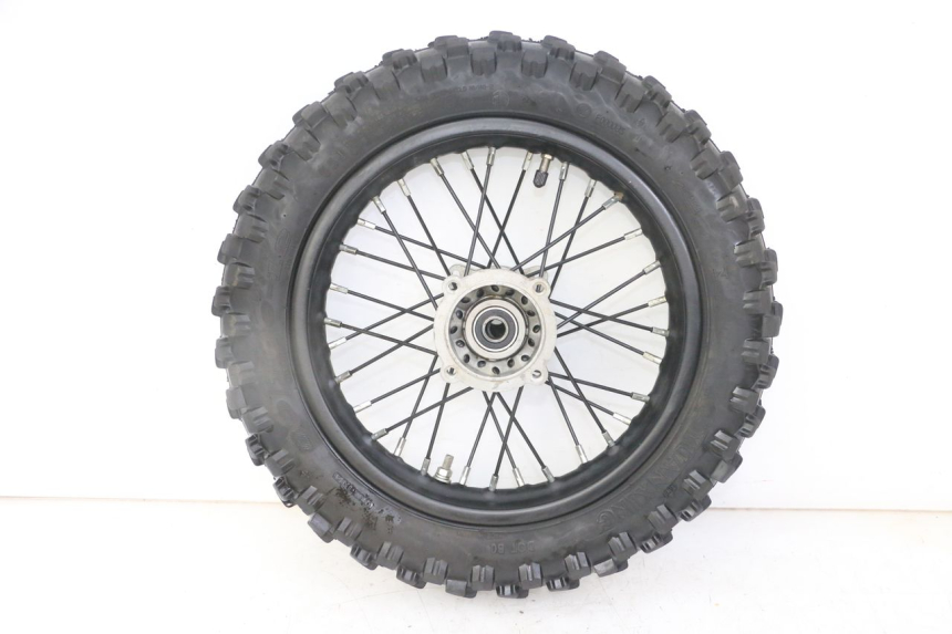 photo de HINTERRADFELGE UND REIFEN APOLLO RXF 125