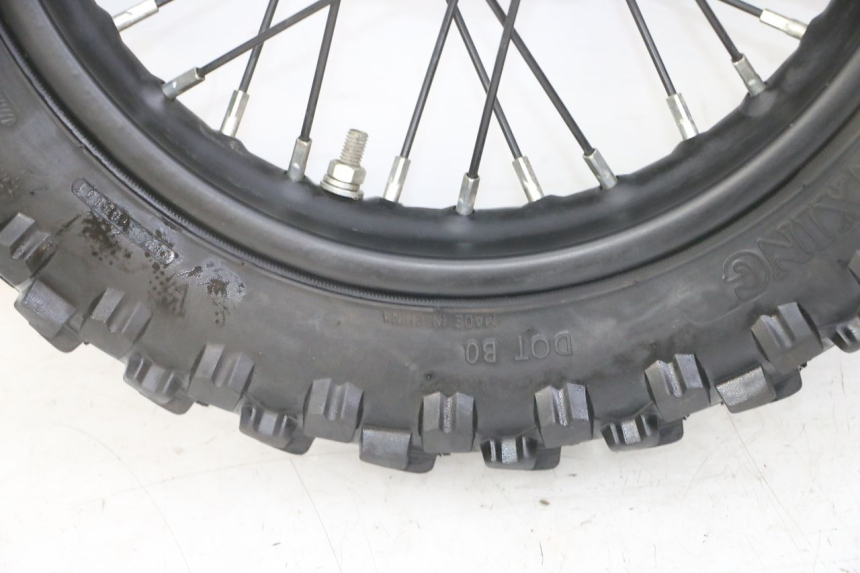 photo de HINTERRADFELGE UND REIFEN APOLLO RXF 125
