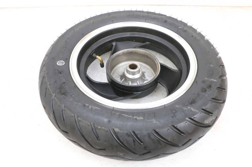 photo de HINTERRADFELGE UND REIFEN JM MOTORS SANTANA EVO 50 (2024 - 2026) - Geprüftes Gebrauchtteil