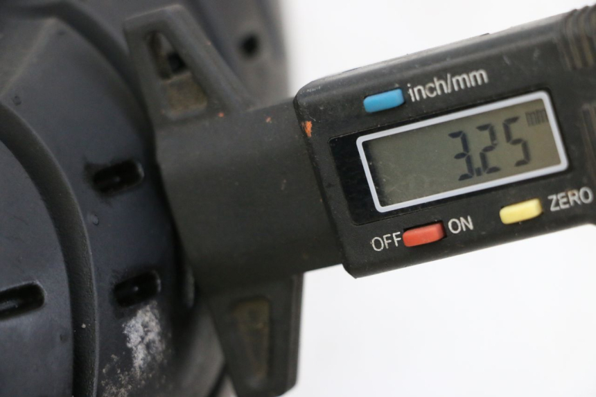 photo de HINTERRADFELGE UND REIFEN NECO TEMPO 4T 50 (2022 - 2026) - Alternativer Blickwinkel