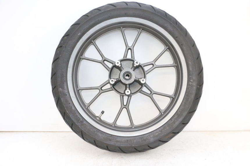 photo de HINTERRADFELGE UND REIFEN KSR TR SM 50 (2015 - 2018) - Fokus auf die Struktur