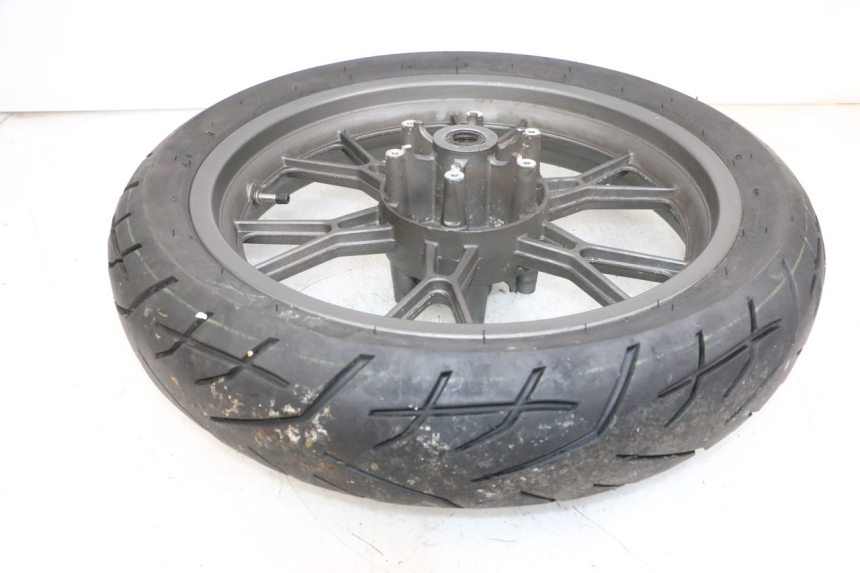 photo de HINTERRADFELGE UND REIFEN KSR TR SM 50 (2015 - 2018) - Alternative Perspektive