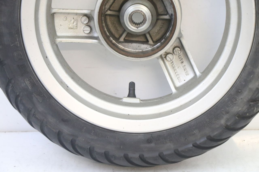 photo de HINTERRADFELGE UND REIFEN PEUGEOT VIVACITY NEW 2T 50 (2008 - 2017)
