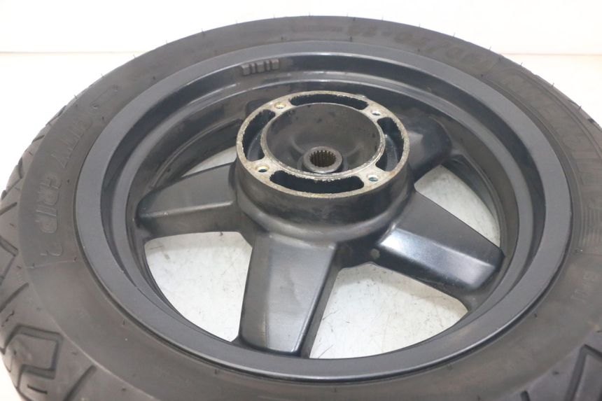 photo de HINTERRADFELGE UND REIFEN YAMAHA X-MAX XMAX 125 (2010 - 2014)
