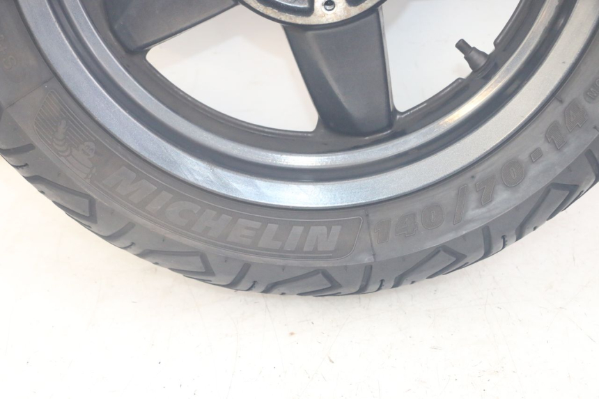 photo de HINTERRADFELGE UND REIFEN YAMAHA X-MAX XMAX 125 (2010 - 2014)