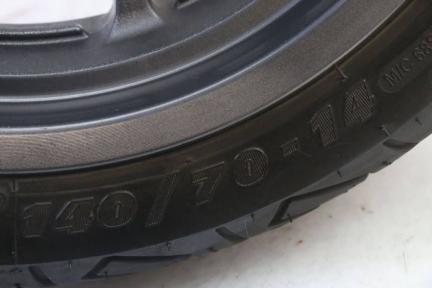 photo de HINTERRADFELGE UND REIFEN YAMAHA XMAX X-MAX 125 (2021 - 2025)