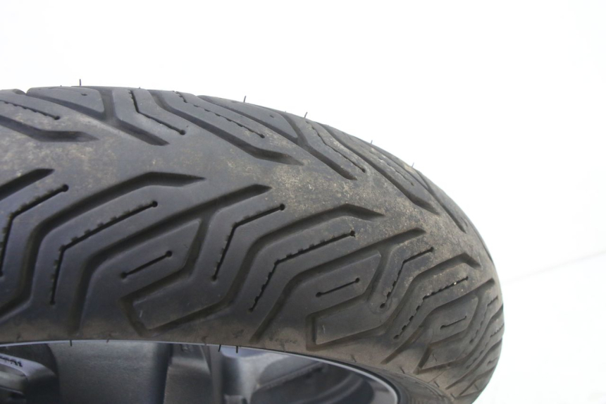 photo de HINTERRADFELGE UND REIFEN YAMAHA XMAX X-MAX 125 (2021 - 2025)