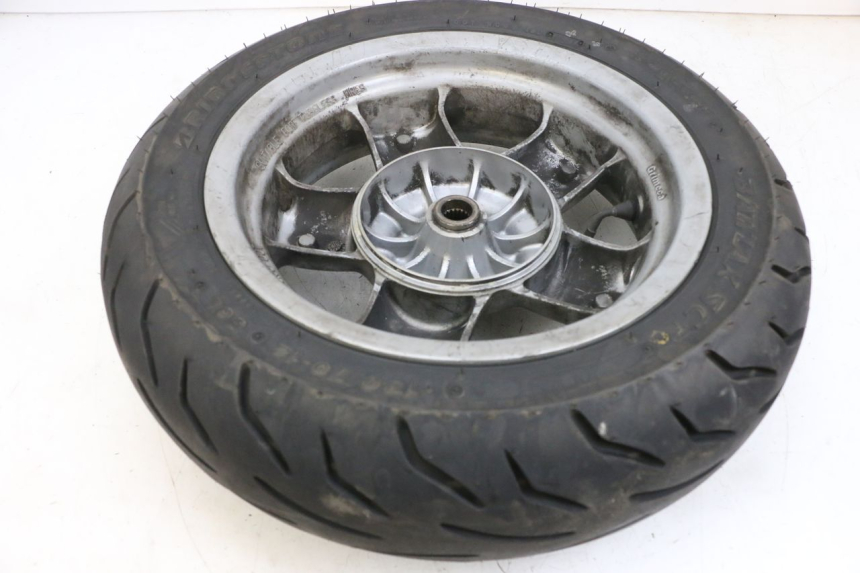 photo de HINTERRADFELGE UND REIFEN YAMAHA YP MAJESTY 125 (2002 - 2006) - Gesamtansicht des Produkts