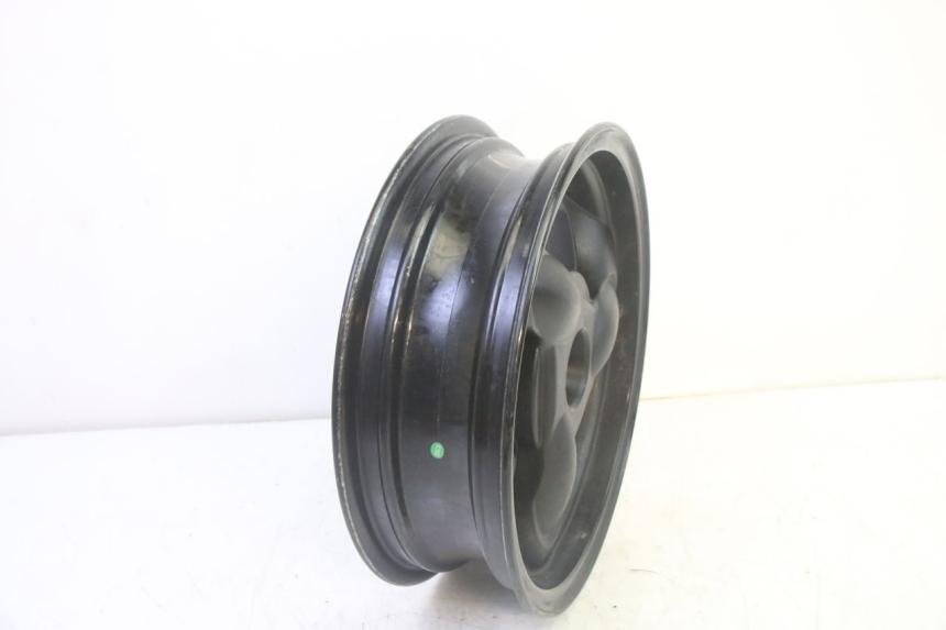 photo de HINTEN FELGE KYMCO AGILITY 4T 50 (2018 - 2022) - Details der Befestigungspunkte