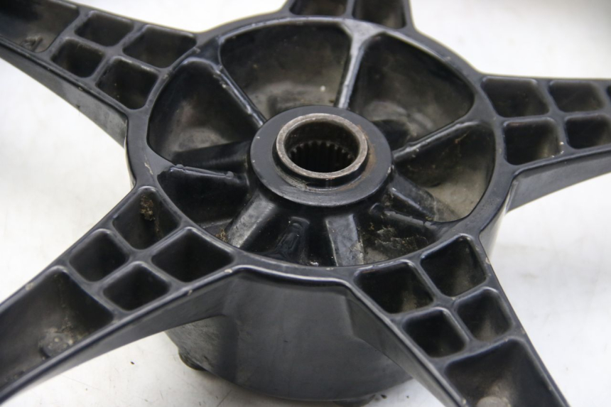 photo de HINTERRAD SUZUKI SIXTEEN 125 (2008 - 2010)