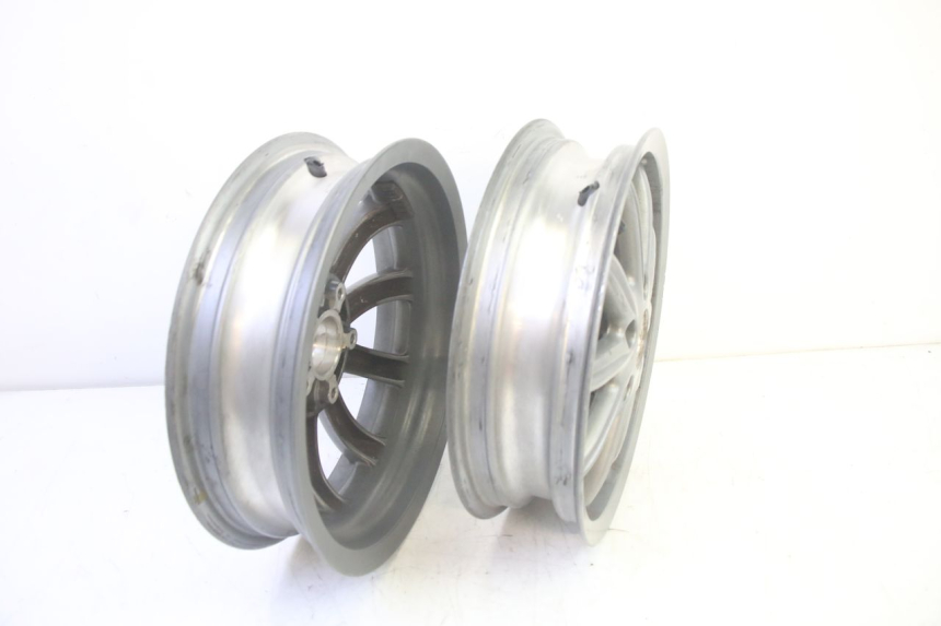 photo de VORDERRADFELGE PIAGGIO MP3 LT 400 (2007 - 2012) - Charakteristische Merkmale