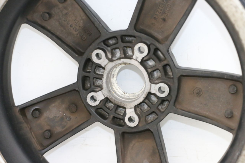 photo de VORDERRAD PIAGGIO VESPA GTS SUPER IE 125 (2009 - 2016) - Zoom auf Komponenten