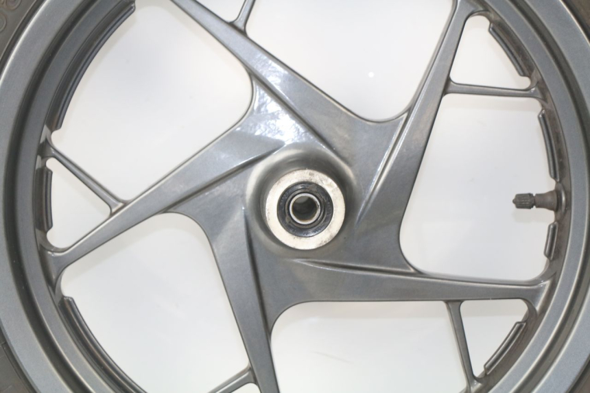 photo de VORDERRADFELGE YAMAHA XMAX X-MAX ABS 125 (2014 - 2016) - Details der Befestigungspunkte