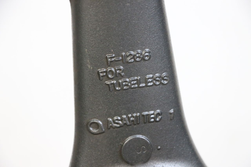 photo de VORDERRADFELGE KAWASAKI ZR 7 750 (1999 - 2001) - Alternative Perspektive