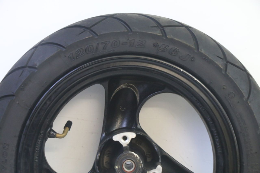 photo de VORDERRADFELGE UND REIFEN KYMCO AGILITY 4T 50 (2018 - 2022) - Details der Befestigungspunkte