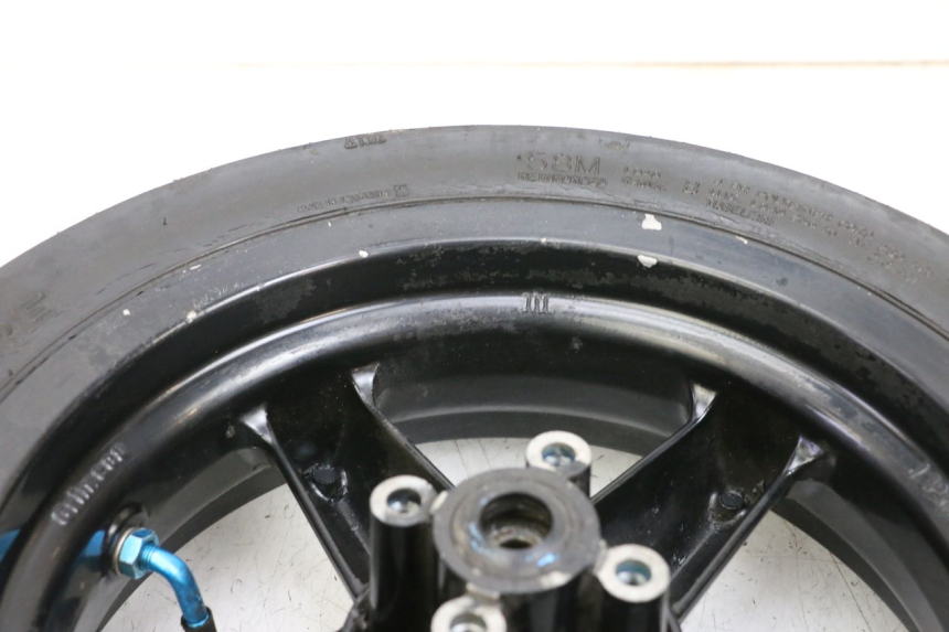 photo de VORDERRADFELGE UND REIFEN MBK BOOSTER SPIRIT 50 (2004 - 2017) - Technische Nahaufnahme