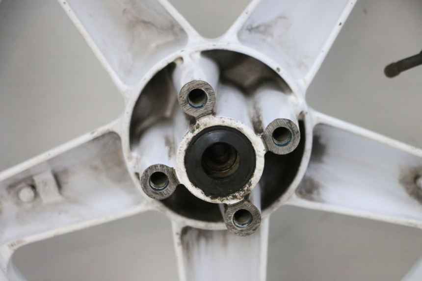 photo de VORDERRADFELGE UND REIFEN MBK BOOSTER SPIRIT NAKED 50 (2004 - 2017) - Charakteristische Merkmale