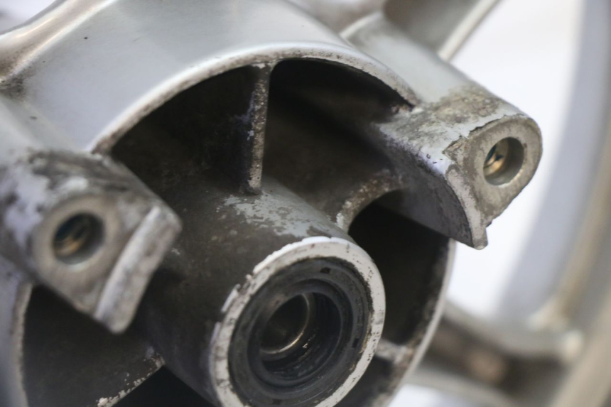 photo de VORDERRADFELGE UND REIFEN SUZUKI BURGMAN 125 (2007 - 2014)