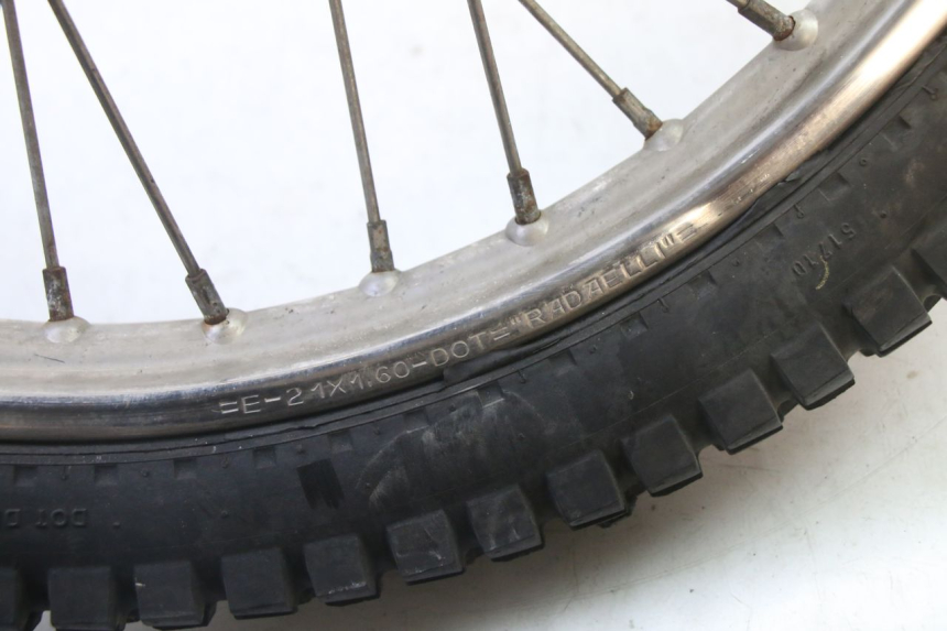 photo de VORDERRADFELGE UND REIFEN APRILIA ETX 125 (1998 - 2002)