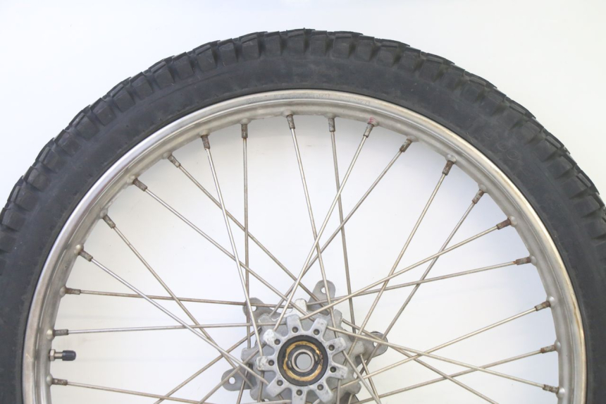 photo de VORDERRADFELGE UND REIFEN APRILIA ETX 125 (1998 - 2002)
