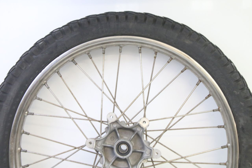 photo de VORDERRADFELGE UND REIFEN APRILIA ETX 125 (1998 - 2002)