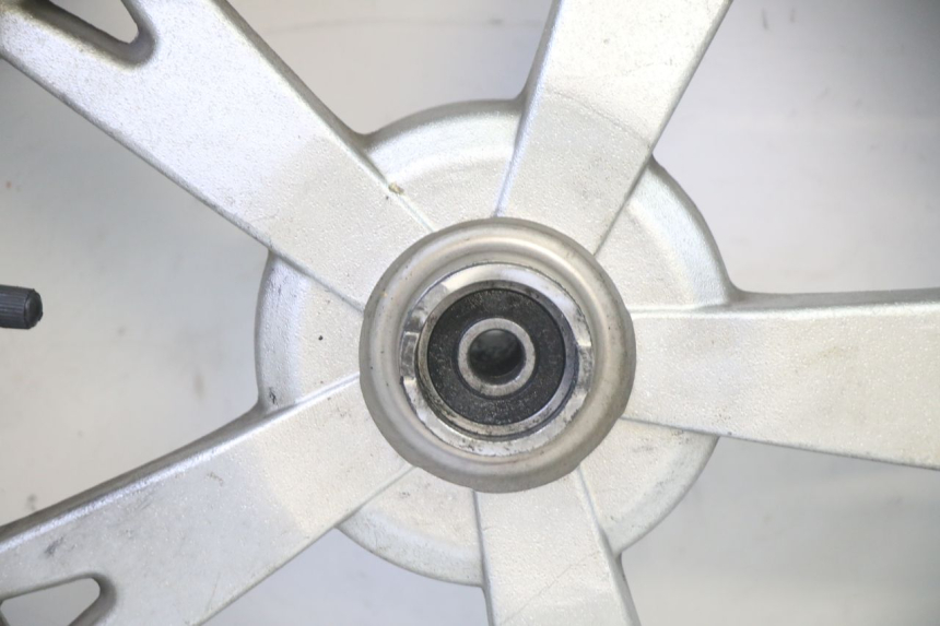 photo de VORDERRADFELGE UND REIFEN PEUGEOT KISBEE 4T 50 (2018 - 2022)