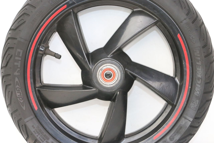 photo de VORDERRADFELGE UND REIFEN PEUGEOT CITYSTAR 2T 50 (2018 - 2021)