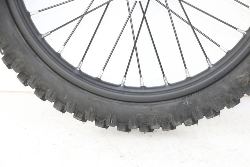 photo de VORDERRADFELGE UND REIFEN APOLLO RFZ 125