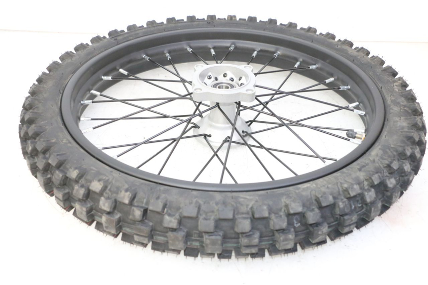 photo de VORDERRADFELGE UND REIFEN APOLLO RFZ 125