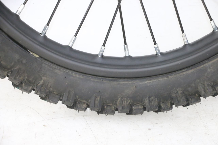 photo de VORDERRADFELGE UND REIFEN APOLLO RFZ 125