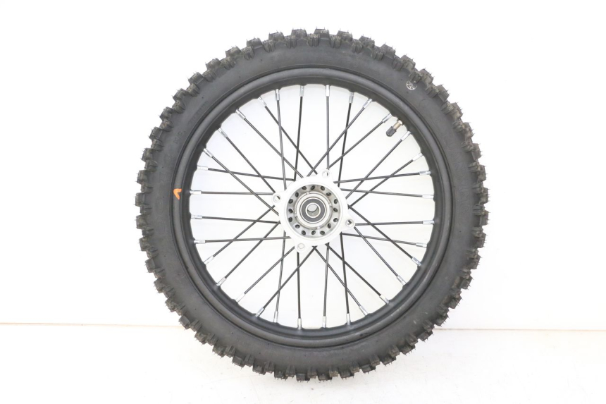 photo de VORDERRADFELGE UND REIFEN APOLLO RFZ 125