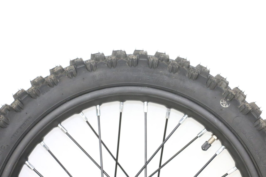 photo de VORDERRADFELGE UND REIFEN APOLLO RFZ 125