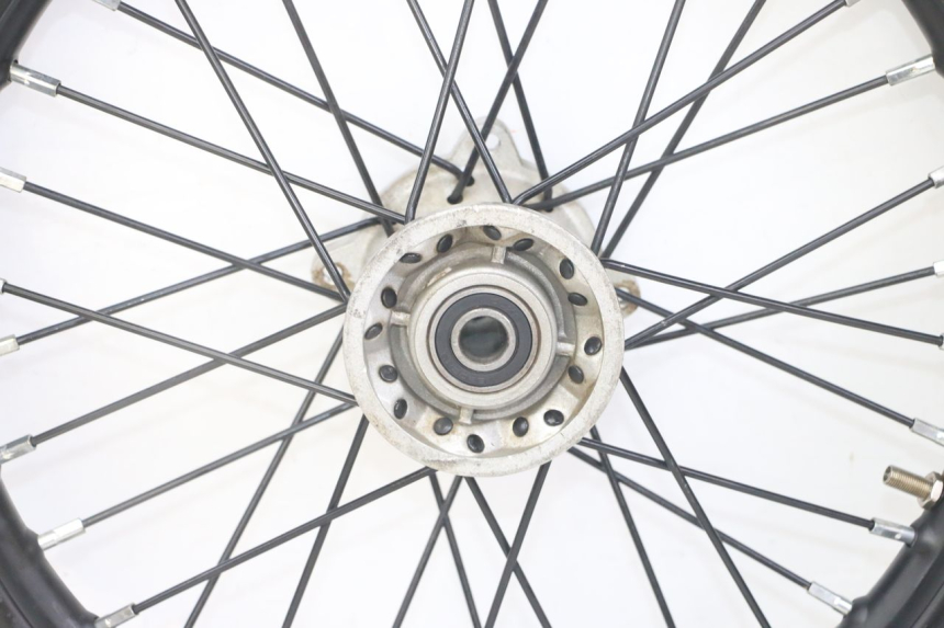 photo de VORDERRADFELGE UND REIFEN APOLLO RXF 125