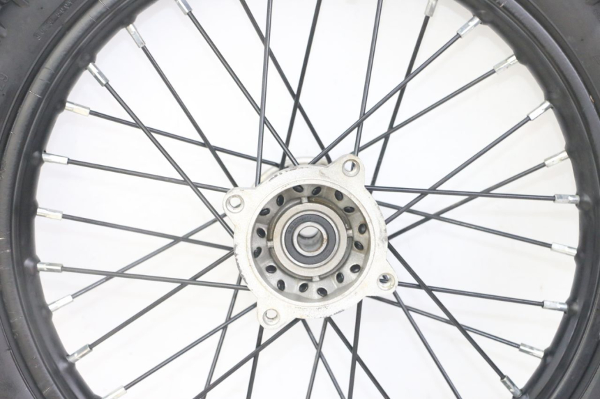 photo de VORDERRADFELGE UND REIFEN APOLLO RXF 125