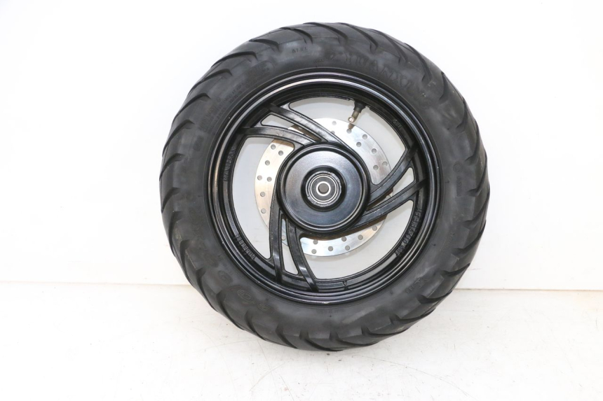 photo de VORDERRADFELGE UND REIFEN JM MOTORS SANTANA 50 (2014 - 2023) - Details der Befestigungspunkte