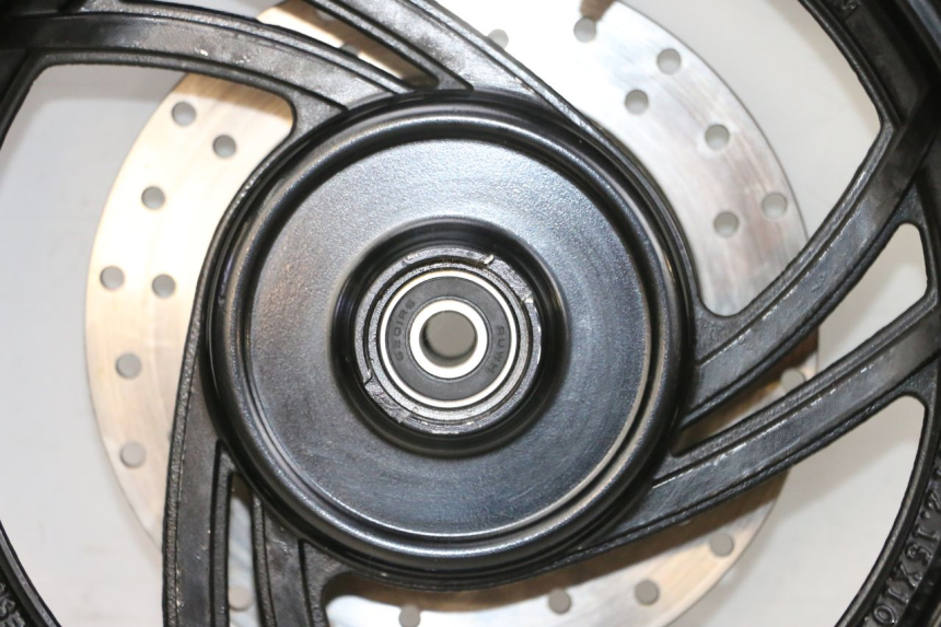 photo de VORDERRADFELGE UND REIFEN JM MOTORS SANTANA 50 (2014 - 2023) - Kennzeichnungen und Originalreferenzen