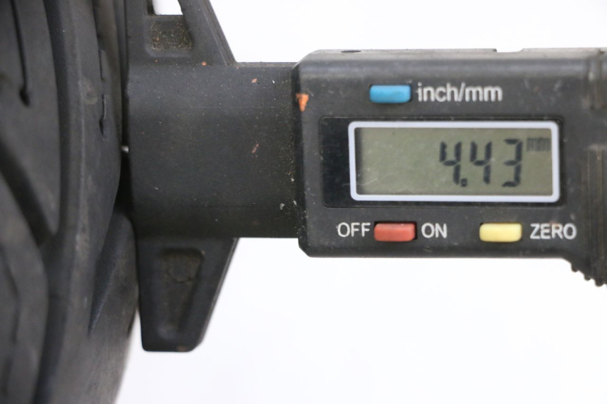 photo de VORDERRADFELGE UND REIFEN PEUGEOT SPEEDFIGHT 4 4T EFI 50 (2021 - 2025) - Zoom auf Gebrauchszustand