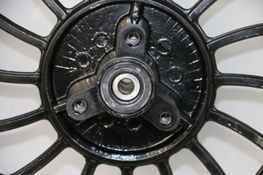 photo de VORDERRADFELGE UND REIFEN NECO TEMPO 4T 50 (2022 - 2026) - Zoom auf Komponenten