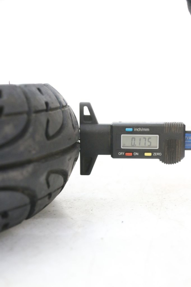 photo de VORDERRADFELGE UND REIFEN PEUGEOT V-CLIC VCLIC 50 (2007 - 2013)