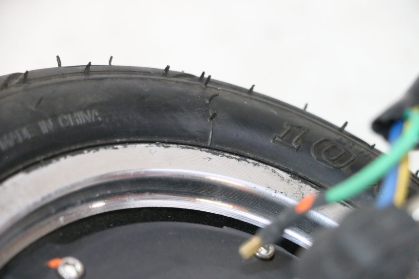 photo de VORDERRAD UND REIFEN DUALTRON VICTOR LIMITED 1