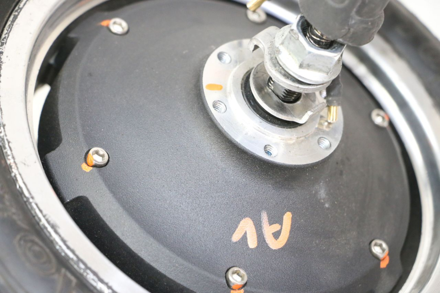 photo de VORDERRAD UND REIFEN DUALTRON VICTOR LIMITED 1