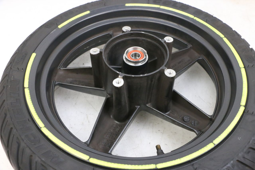 photo de VORDERRADFELGE UND REIFEN YAMAHA XMAX X-MAX 125 (2006 - 2009) - Gesamtansicht des Produkts