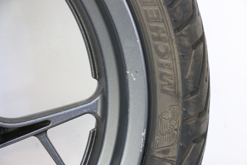 photo de VORDERRADFELGE UND REIFEN YAMAHA XMAX X-MAX 125 (2021 - 2025)