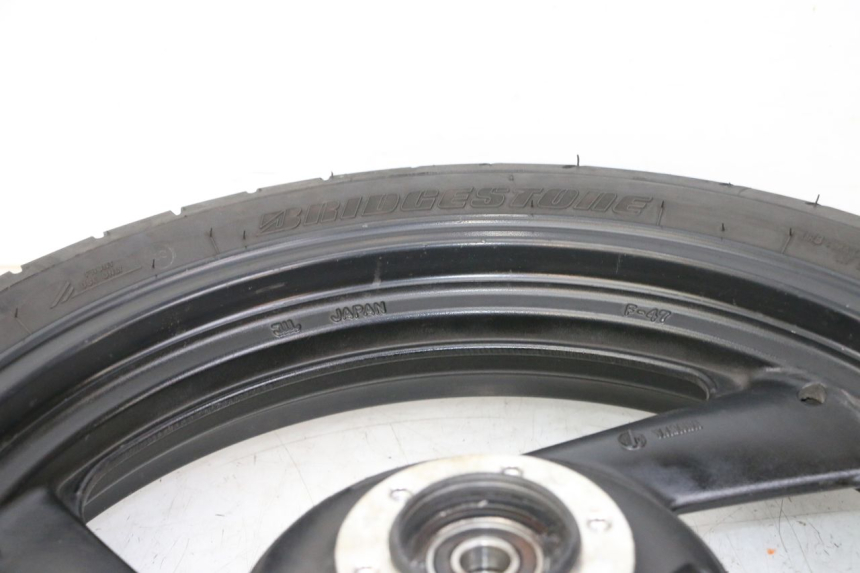 photo de VORDERRADFELGE UND REIFEN YAMAHA FZS FAZER 600 (2001 - 2003)