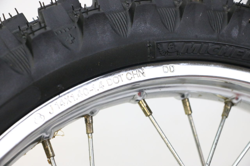 photo de VORDERRADFELGE UND REIFEN YAMAHA PW 80 (1983 - 2014)