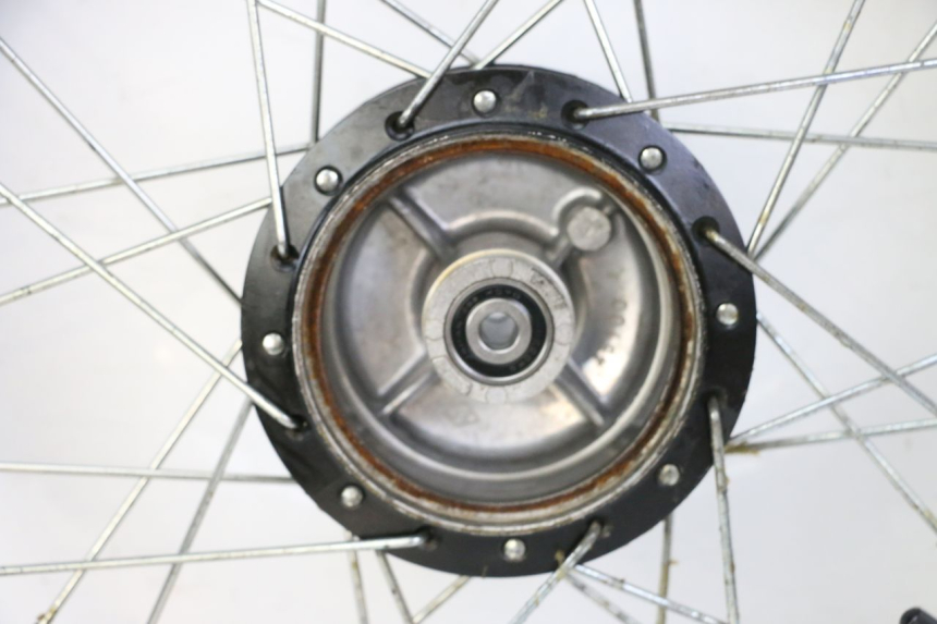 photo de VORDERRADFELGE UND REIFEN YAMAHA PW 80 (1983 - 2014)