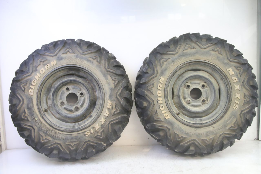 photo de VORDERRADFELGE UND REIFEN YAMAHA YFM GRIZZLY 550 (2008 - 2015)