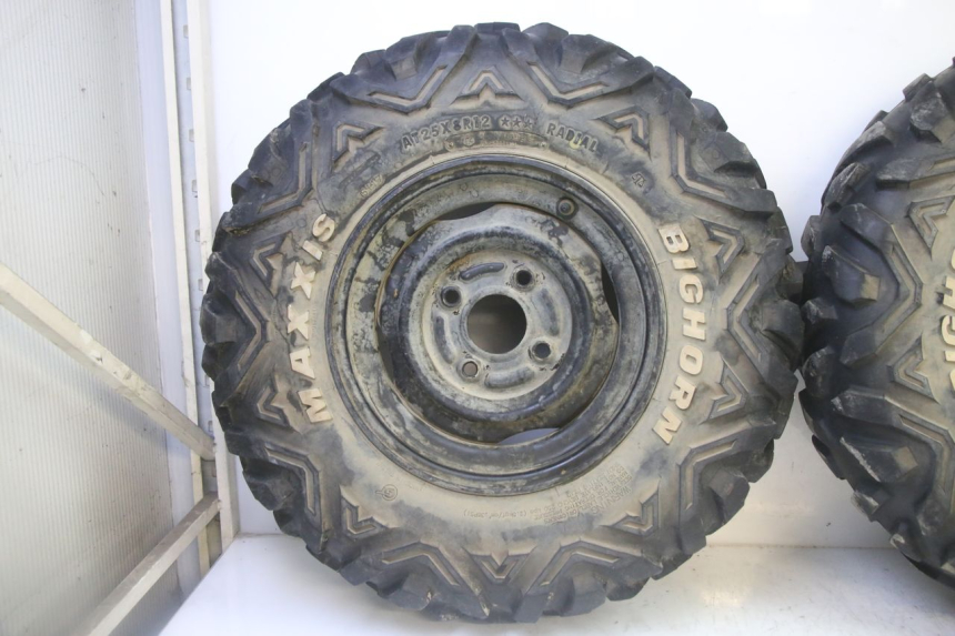 photo de VORDERRADFELGE UND REIFEN YAMAHA YFM GRIZZLY 550 (2008 - 2015)