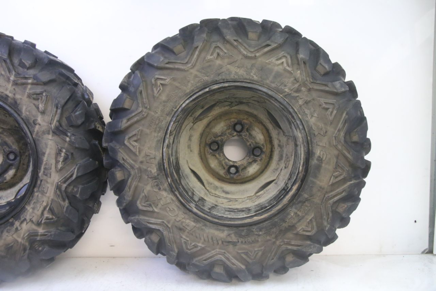 photo de VORDERRADFELGE UND REIFEN YAMAHA YFM GRIZZLY 550 (2008 - 2015)